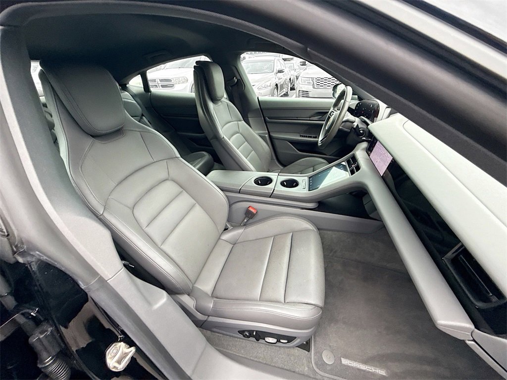 Used 2021 Porsche Taycan image 33