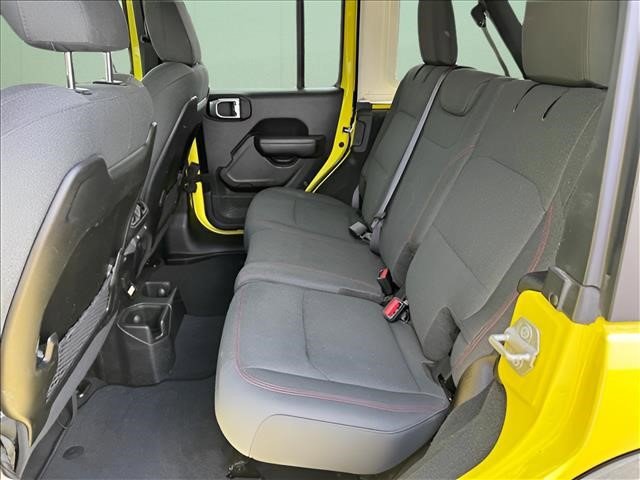 Used 2024 Jeep Wrangler Unlimited Rubicon AWD/4WD image 13