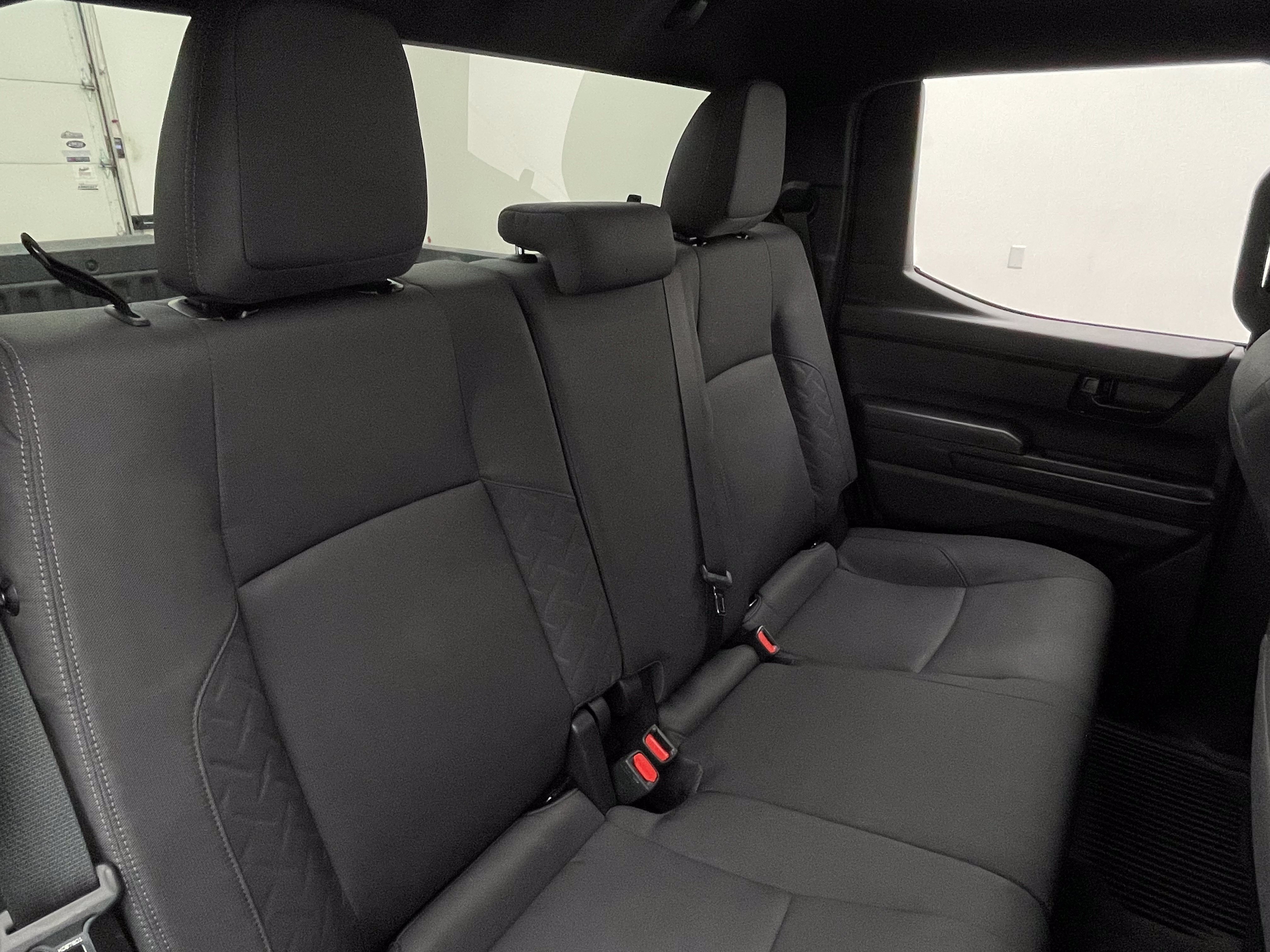 Used 2025 Toyota Tacoma SR5 AWD/4WD image 33