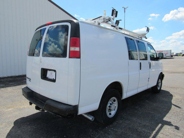 Used 2015 Chevrolet Express 2500 RWD image 3