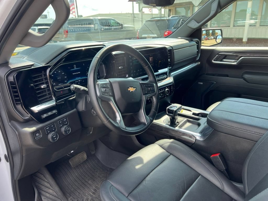 Used 2023 Chevrolet Silverado 1500 LTZ w/ Technology Package AWD/4WD image 23
