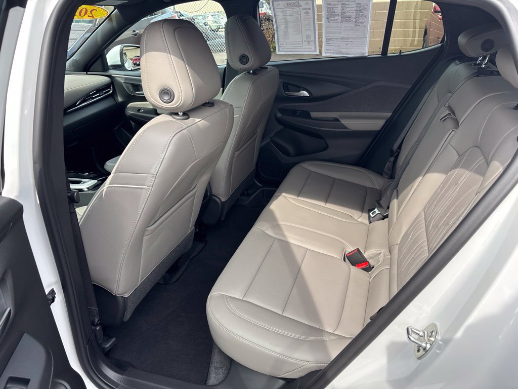 Used 2025 Buick Envista Avenir FWD image 23