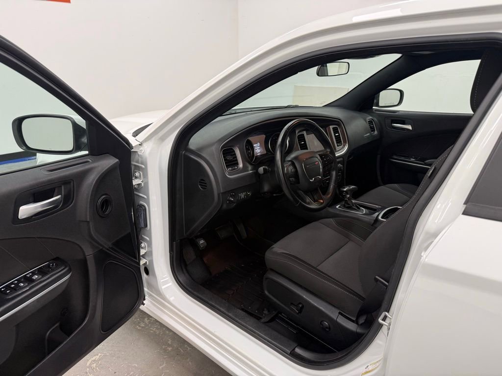 Used 2022 Dodge Charger SXT image 9