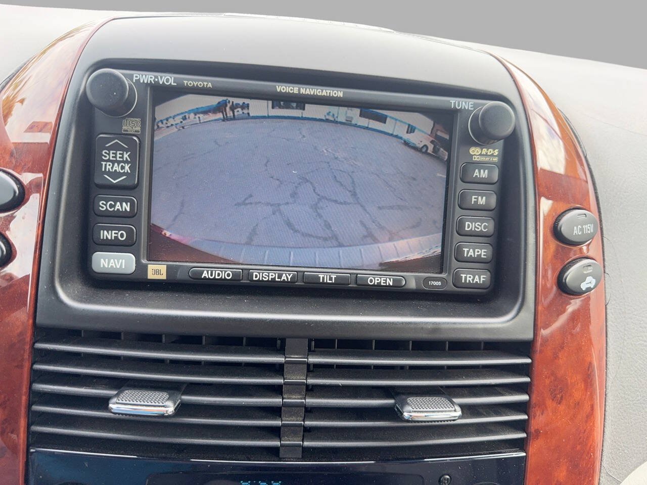 Used 2004 Toyota Sienna XLE w/ XLE Pkg 19 FWD image 39