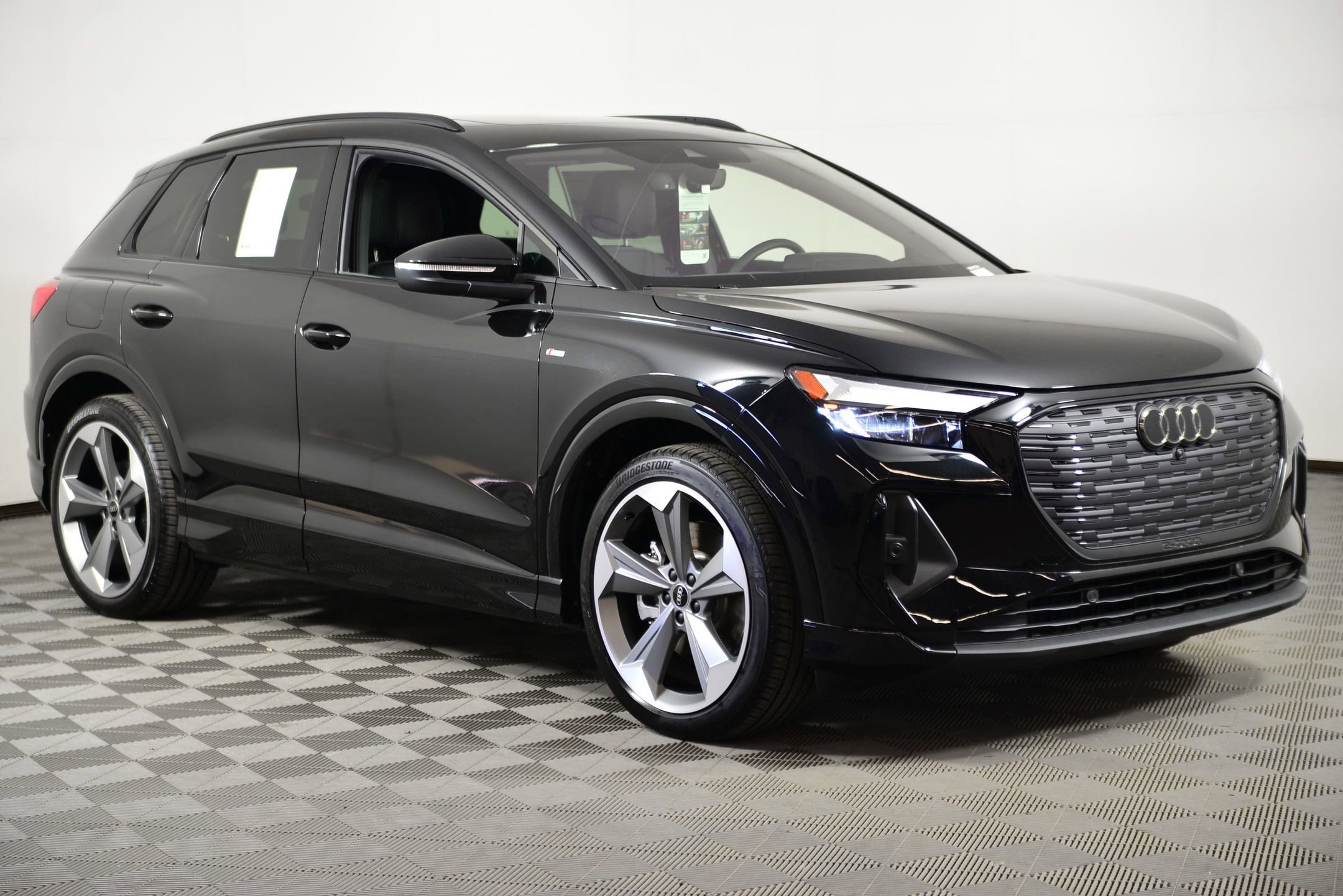 New 2025 Audi Q4 e-tron Premium Plus image 6