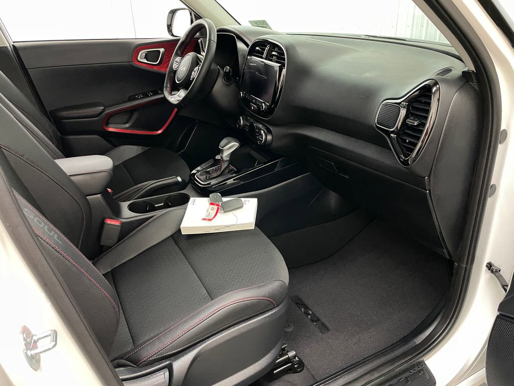 Used 2025 Kia Soul GT-Line FWD image 36