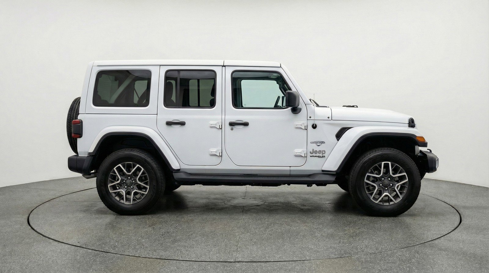 Used 2025 Jeep Wrangler Sahara AWD/4WD image 11
