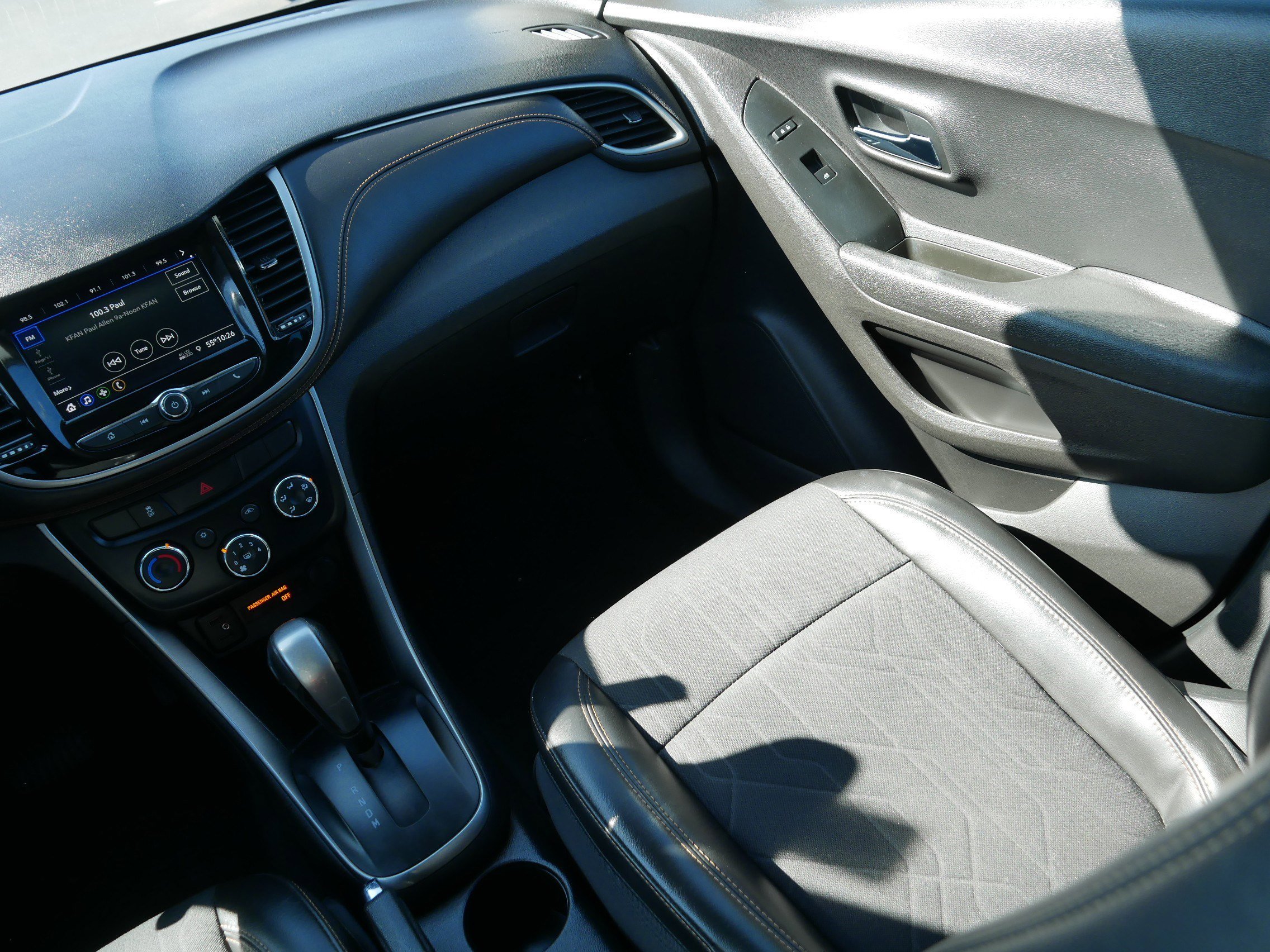 Used 2020 Chevrolet Trax LT w/ Driver Confidence Package AWD/4WD image 11