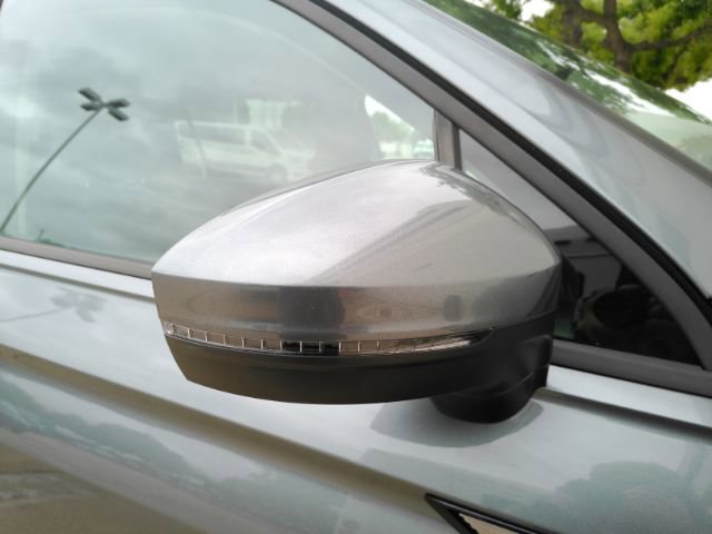 Used 2022 Volkswagen Tiguan S FWD image 23