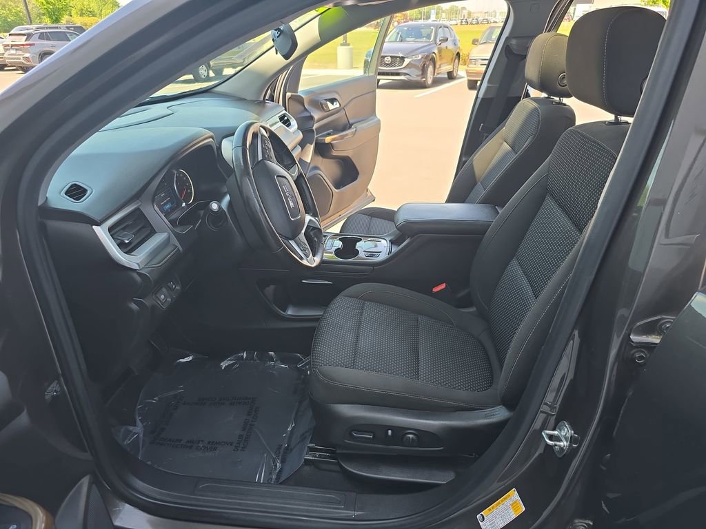 Used 2020 GMC Acadia SLE w/ Driver Convenience Package FWD image 14