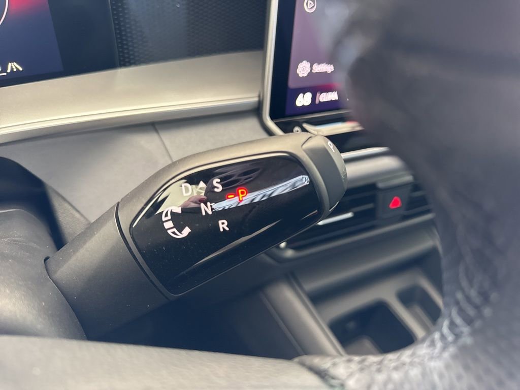 New 2026 Volkswagen Tiguan SE R-Line AWD/4WD image 11