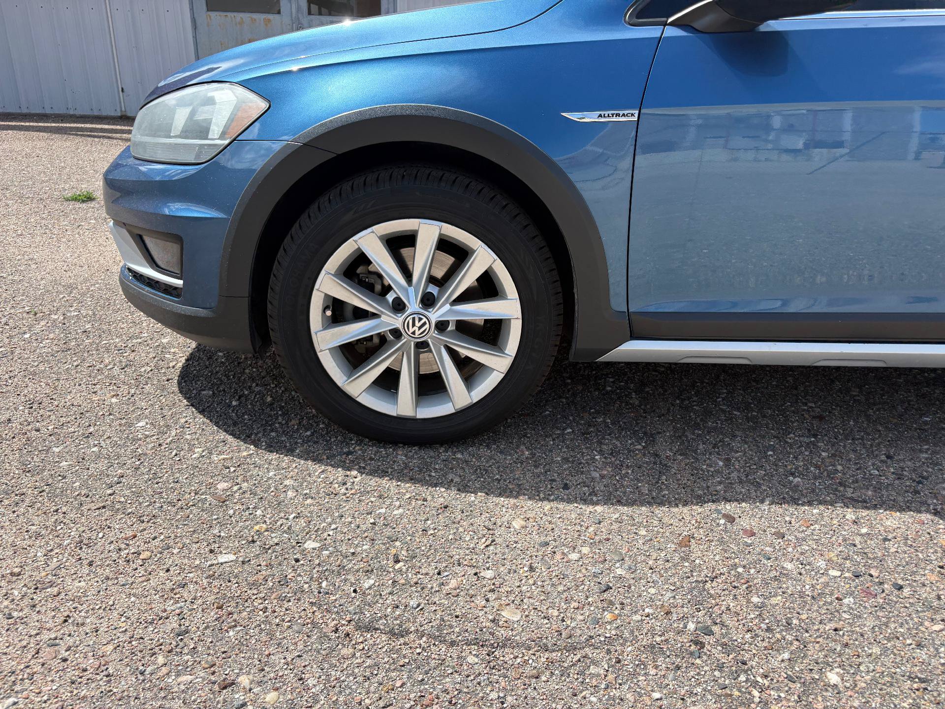 Used 2019 Volkswagen Golf Alltrack S AWD/4WD image 4
