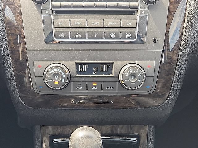Used 2010 Cadillac DTS Luxury FWD image 17