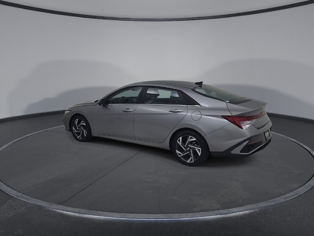 Used 2025 Hyundai Elantra Limited FWD image 10