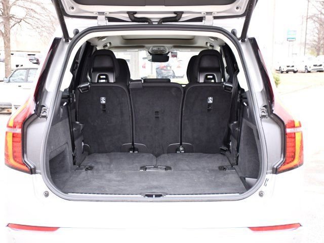 Certified 2025 Volvo XC90 B6 Plus image 24