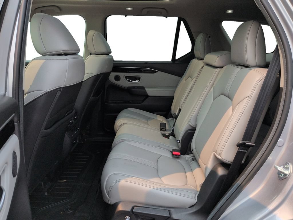 Used 2024 Honda Pilot Touring image 26