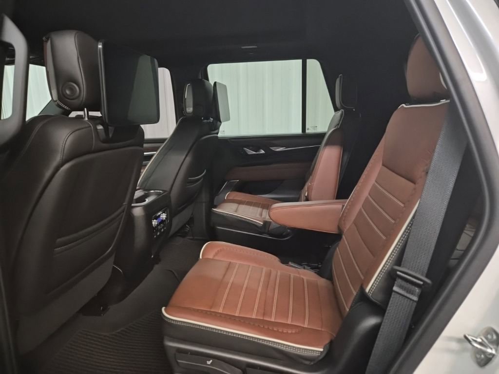 Used 2023 GMC Yukon Denali Ultimate image 22
