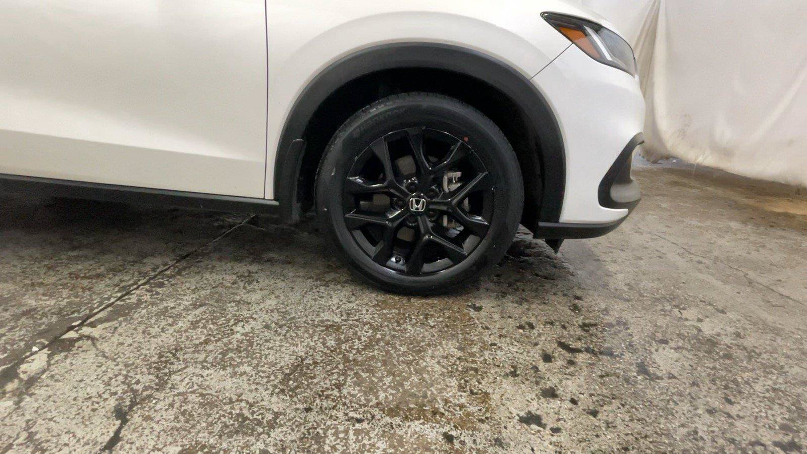 Certified 2025 Honda HR-V Sport image 17