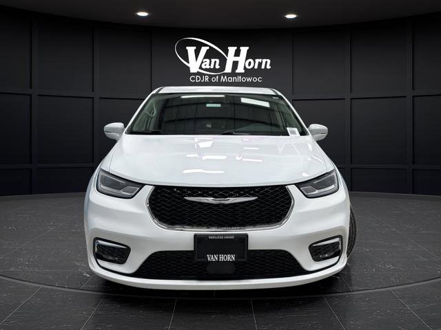 Used 2022 Chrysler Pacifica Touring-L image 8