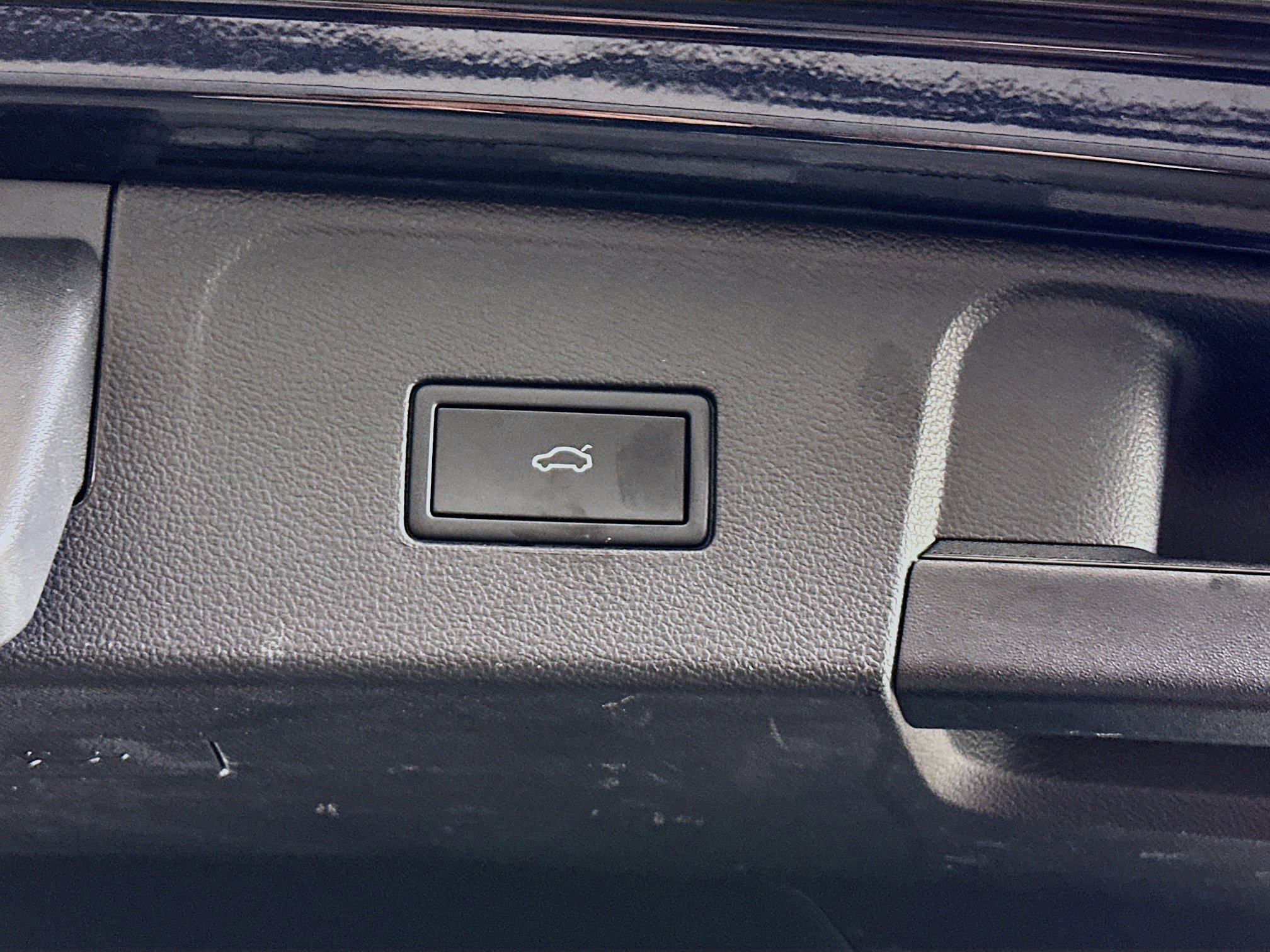 Used 2024 Volkswagen Atlas SE image 32