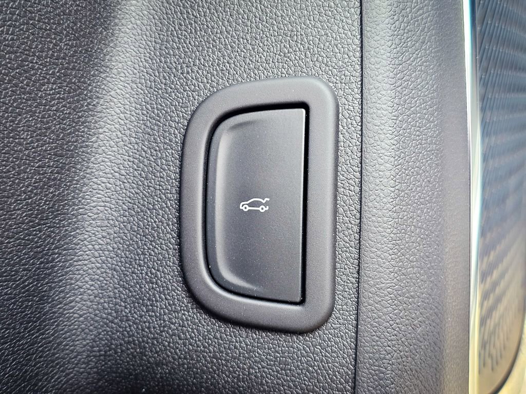 New 2026 GMC Acadia Denali w/ Super Cruise Package image 12