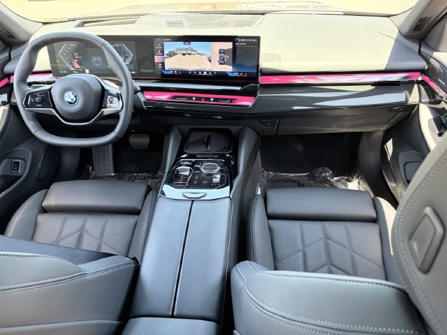 Certified 2026 BMW i5 eDrive40 w/ Premium Package RWD image 17