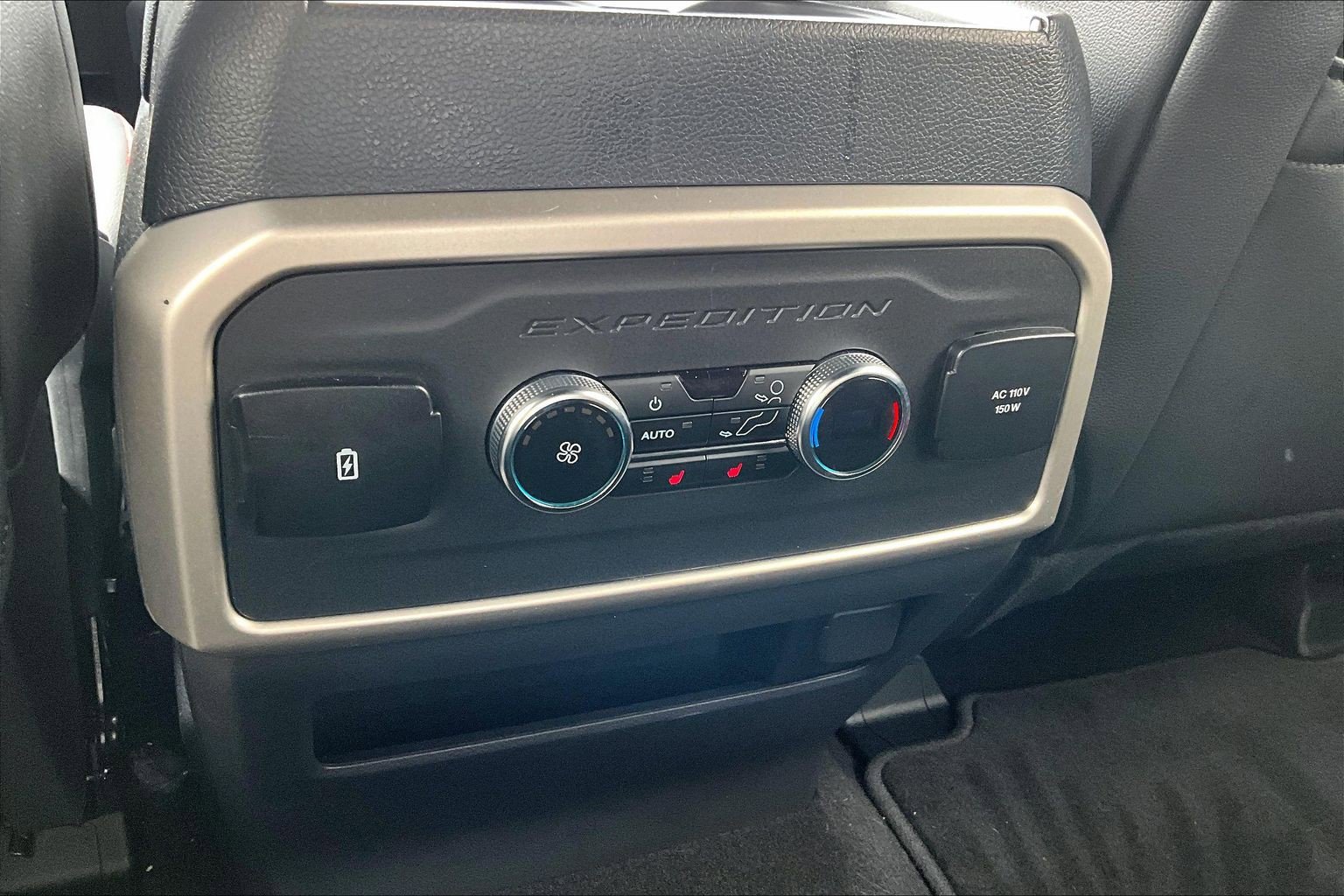Used 2024 Ford Expedition Limited image 40