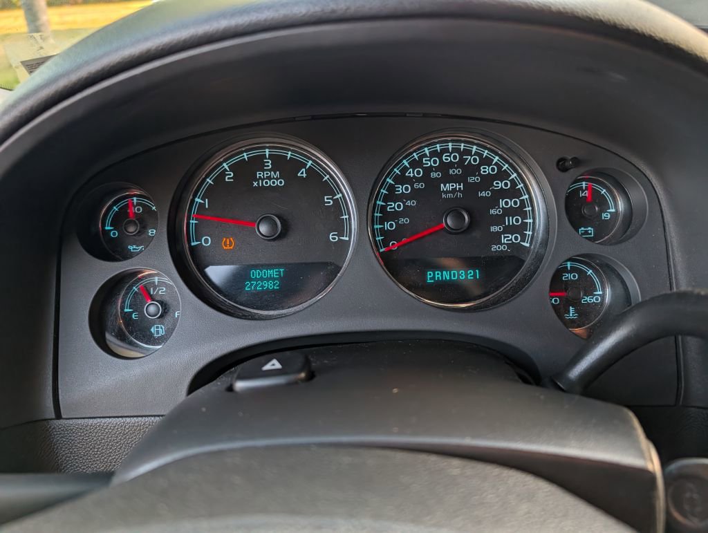Used 2008 Chevrolet Suburban LT image 15