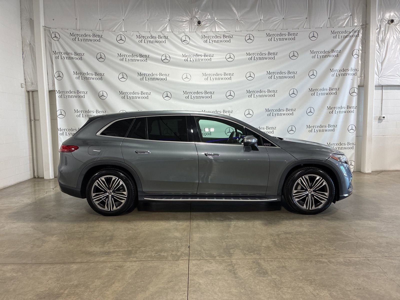 Used 2023 Mercedes-Benz EQS 450+ 4MATIC SUV image 3