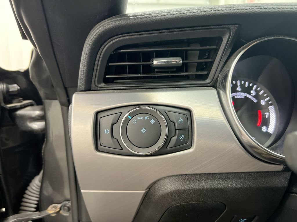 Used 2020 Ford Mustang Premium image 18
