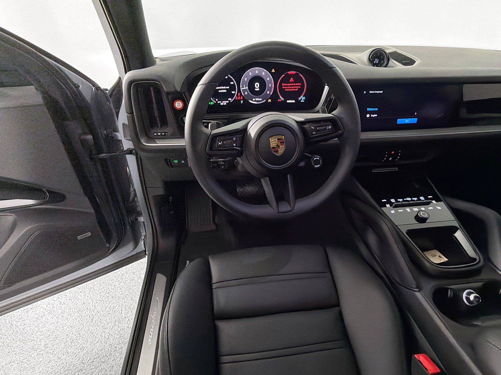 Certified 2025 Porsche Cayenne AWD/4WD image 18