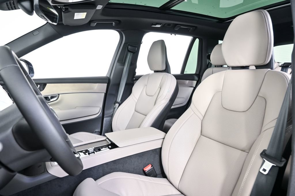 New 2026 Volvo XC90 T8 Ultra w/ Protection Package Premier image 5
