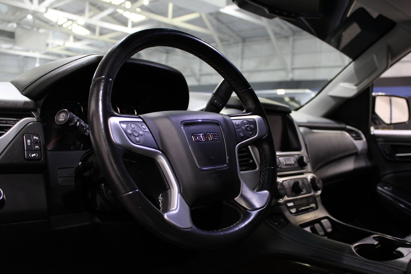 Used 2019 GMC Yukon SLT image 23