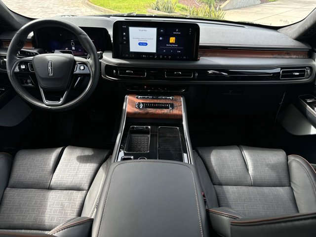 New 2025 Lincoln Aviator Black Label image 25