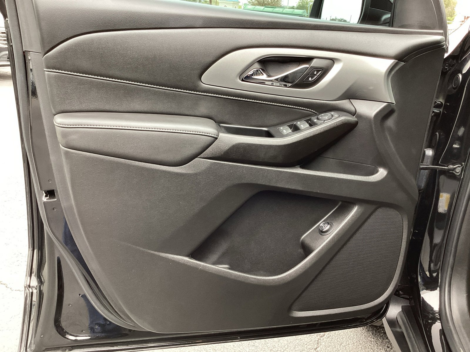 Certified 2023 Chevrolet Traverse LT image 32