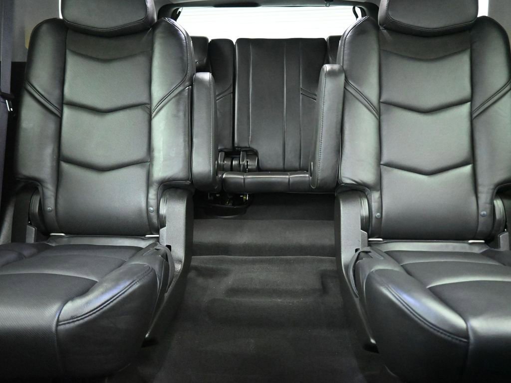 Used 2017 Cadillac Escalade Premium Luxury image 32