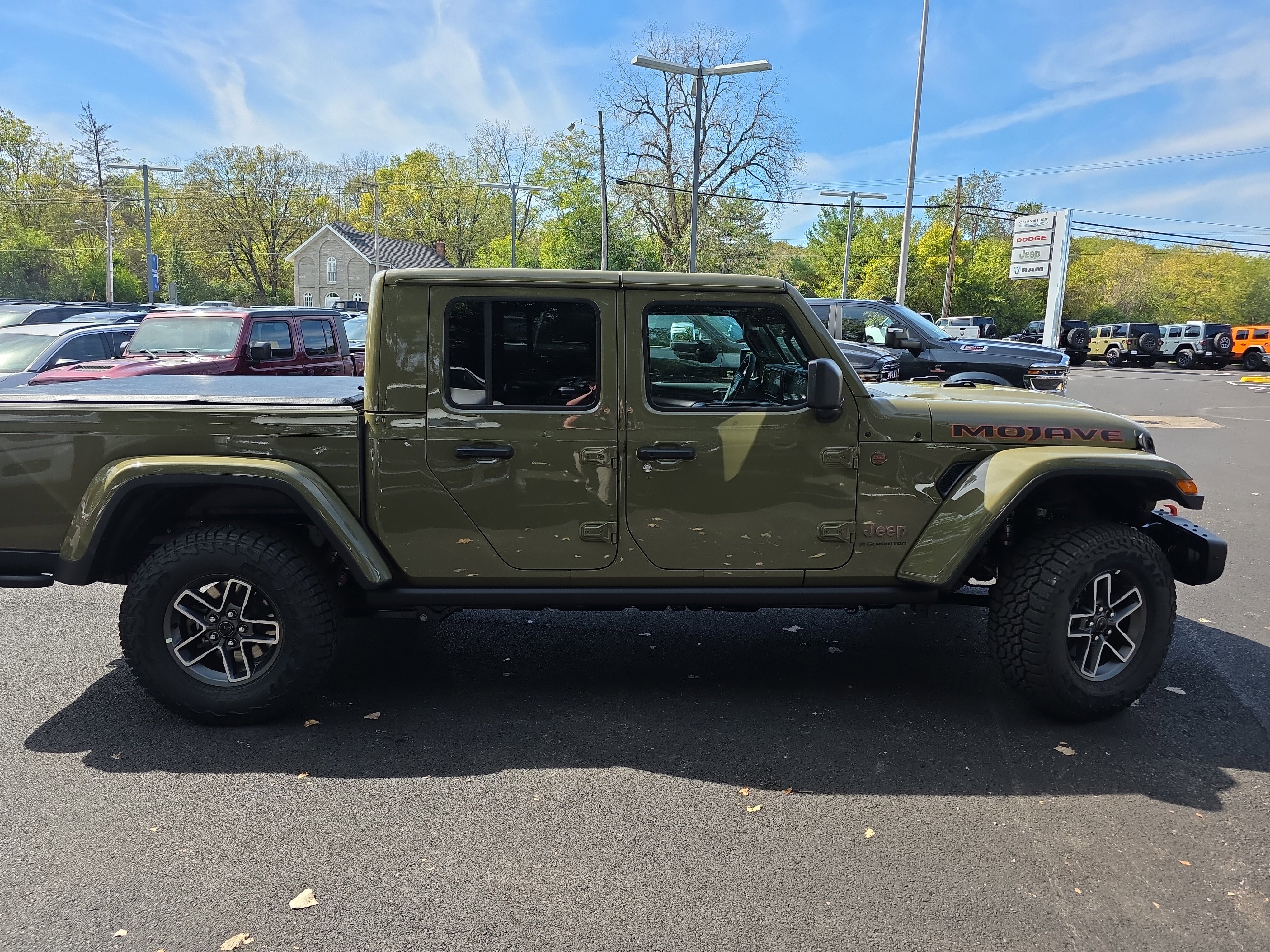 New 2025 Jeep Gladiator Mojave image 22
