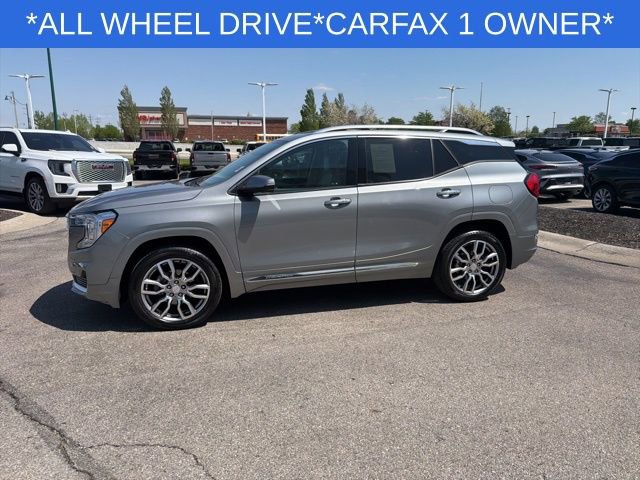 Used 2023 GMC Terrain Denali w/ Denali Premium Package AWD/4WD image 8