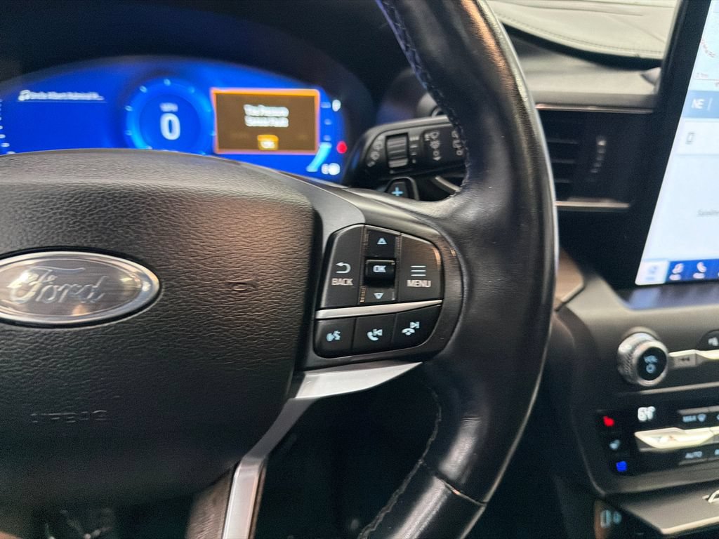 Used 2020 Ford Explorer Platinum w/ Premium Technology Package AWD/4WD image 29