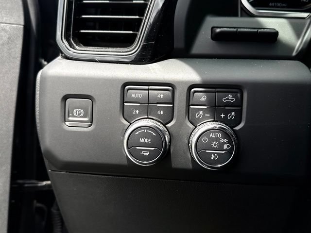 Used 2024 GMC Sierra 2500 AT4 w/ Technology Package AWD/4WD image 25