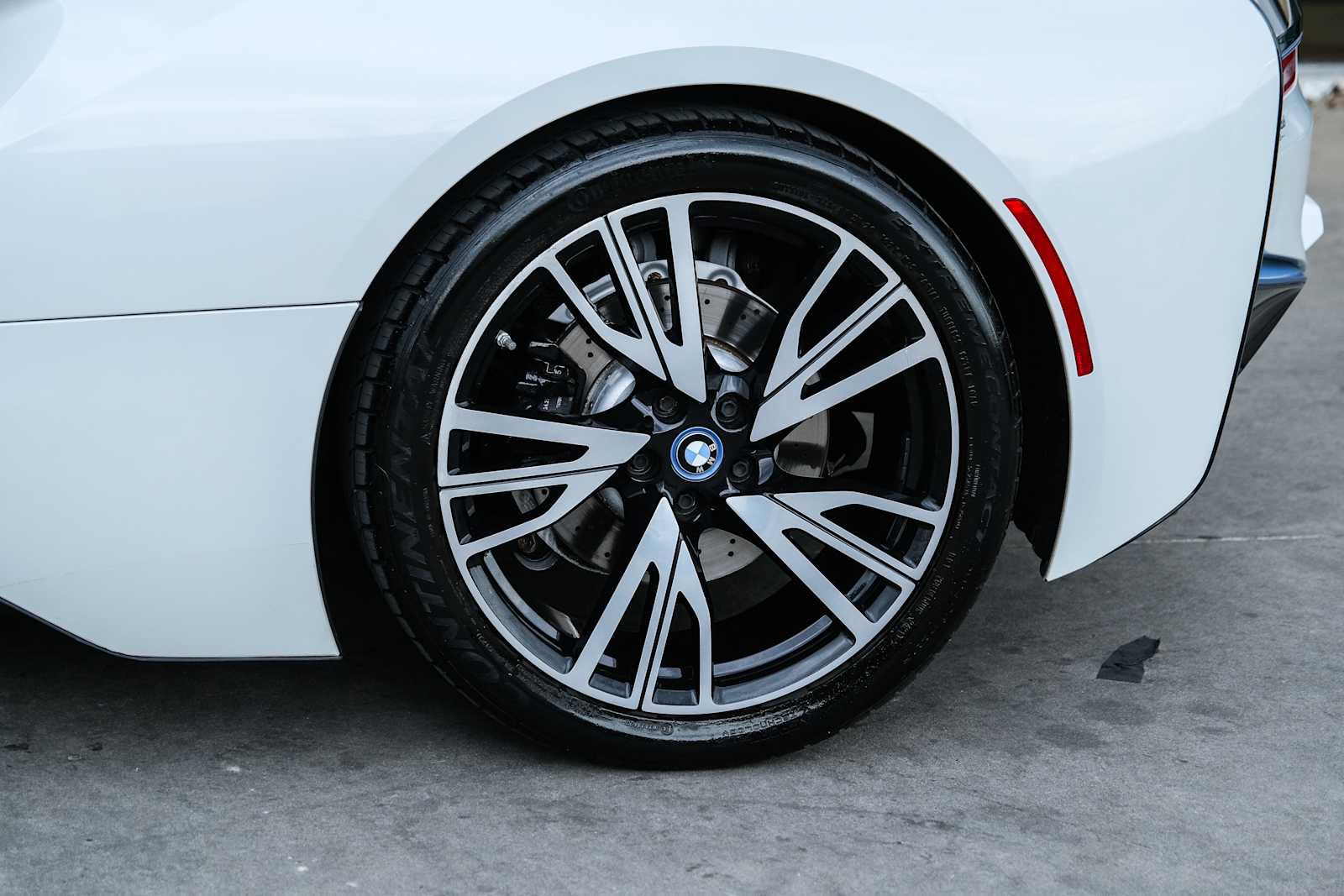 Used 2015 BMW i8 AWD/4WD image 18