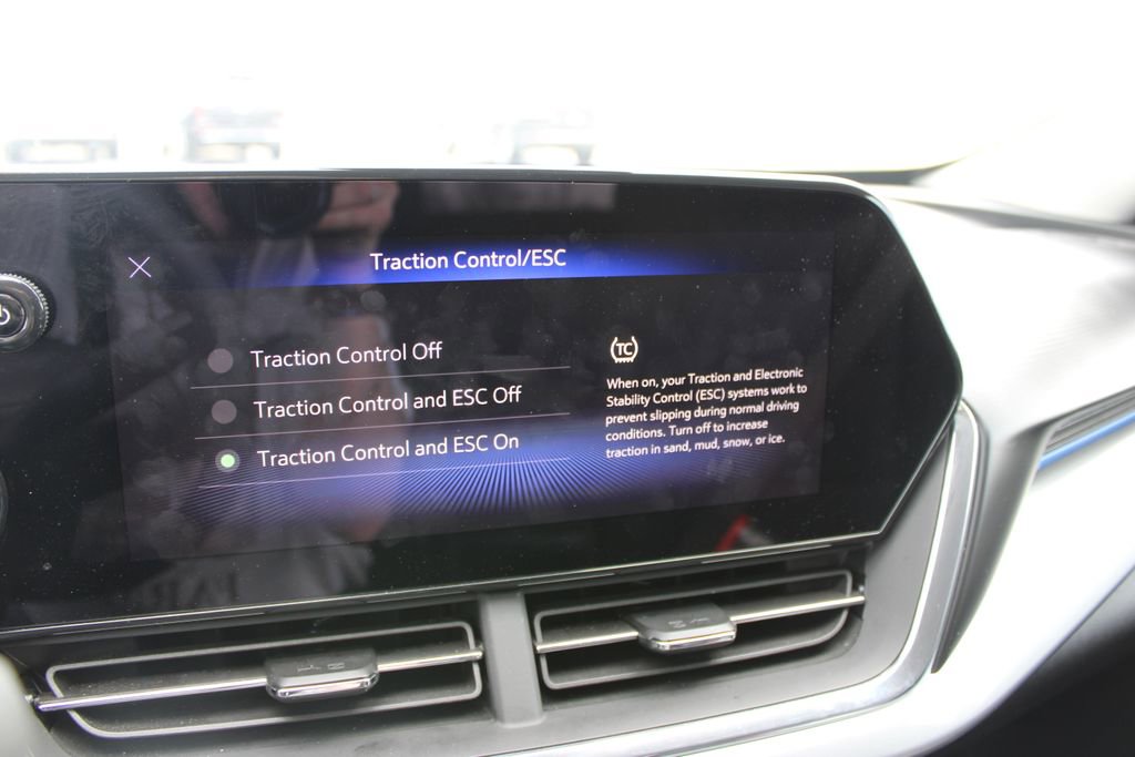 Used 2025 Chevrolet Trax LT image 44