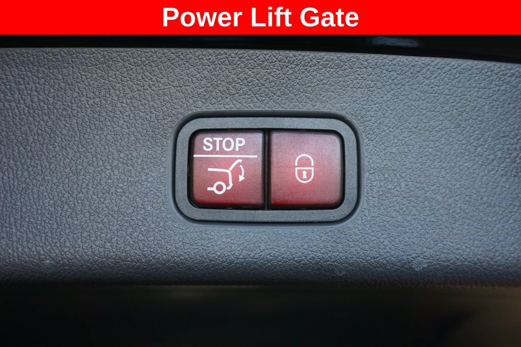 Used 2024 Mercedes-Benz GLC 300 4MATIC image 18