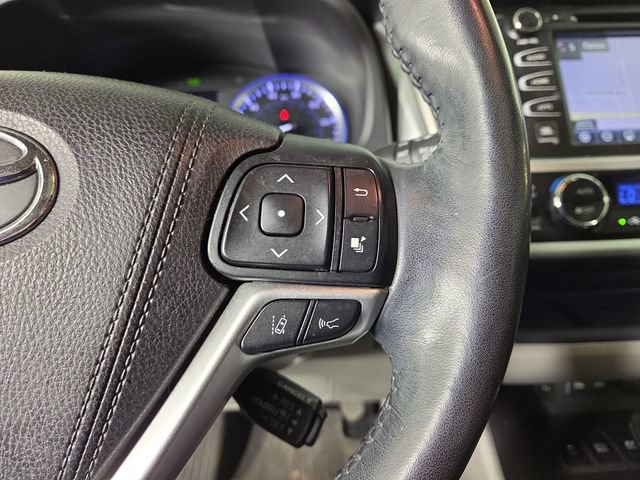 Used 2018 Toyota Highlander Limited Platinum AWD/4WD image 24