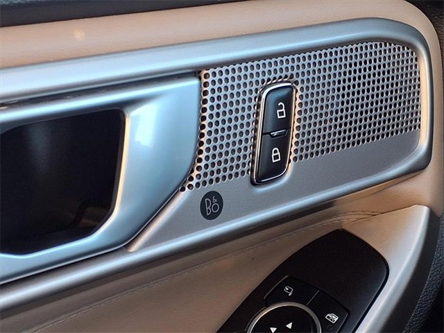 Used 2023 Ford Explorer Limited image 19