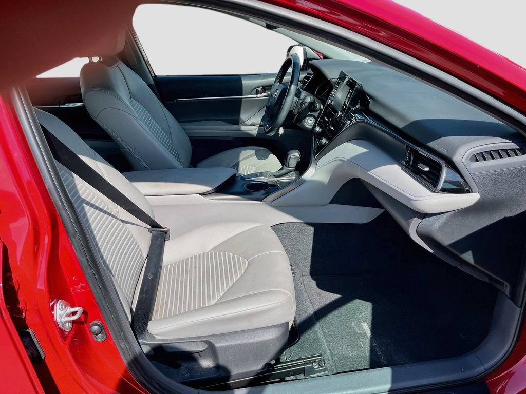 Used 2022 Toyota Camry SE FWD image 26