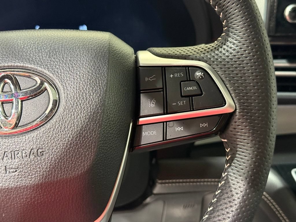 Used 2025 Toyota Sienna XSE w/ XSE Plus Package AWD/4WD image 27