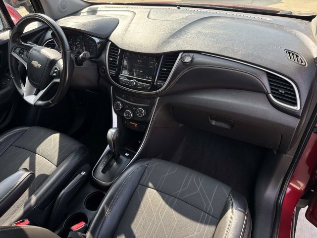 Used 2019 Chevrolet Trax LT w/ LT Convenience Package FWD image 12