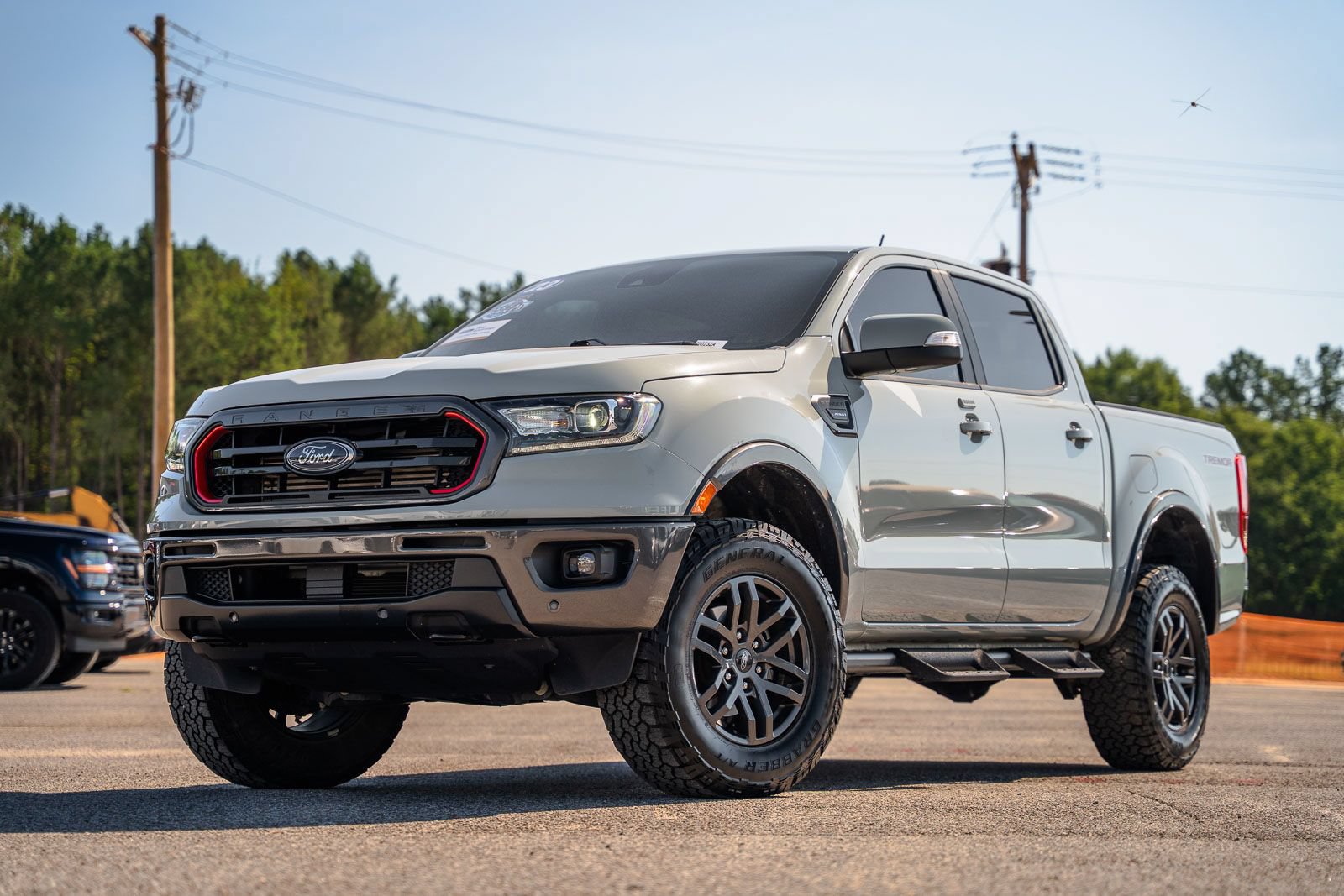 Certified 2023 Ford Ranger Lariat w/ Tremor Off-Road Package AWD/4WD image 4