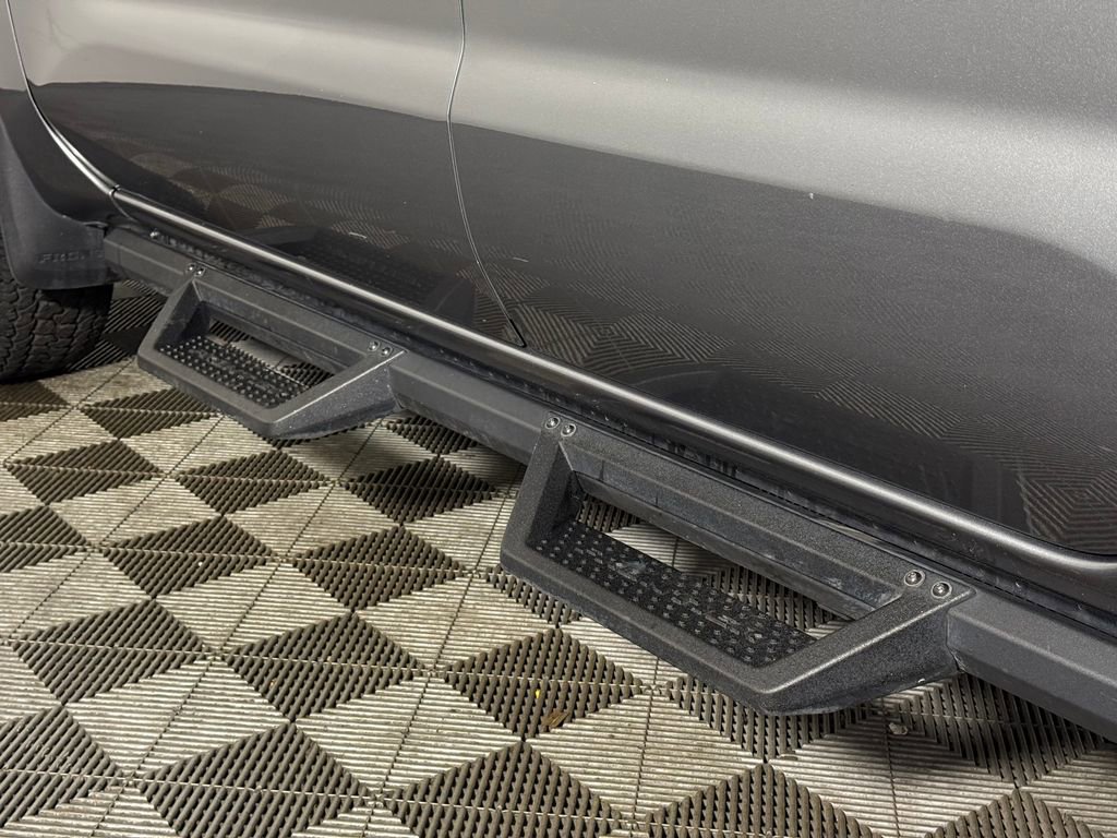 Used 2023 Nissan Frontier SV w/ Midnight Edition Package image 12